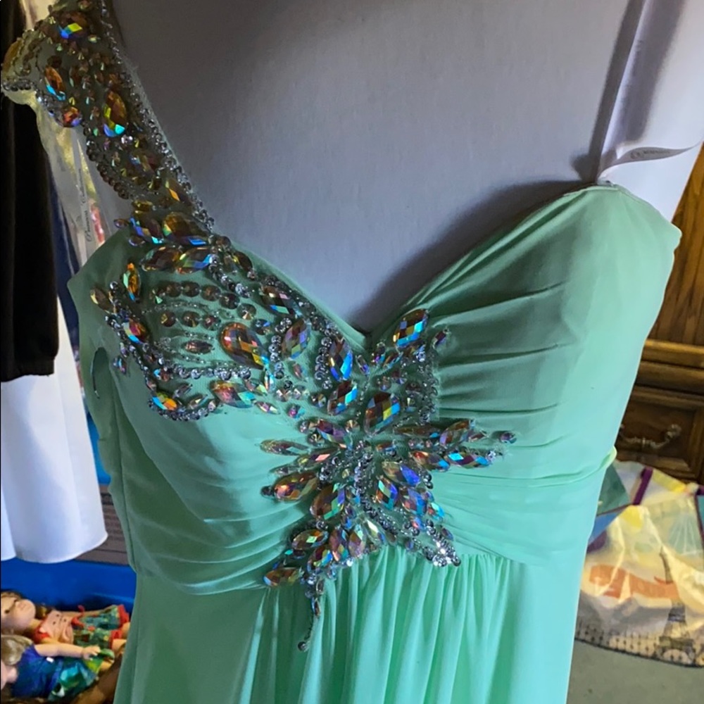 PROM DRESS - Picture 2 of 4